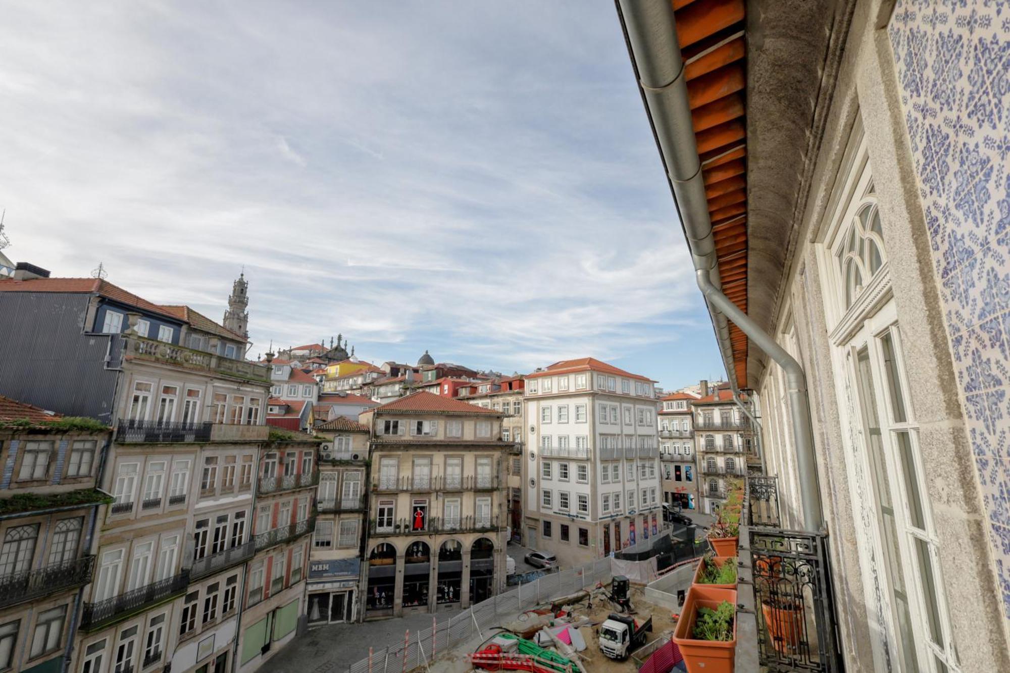 Cardosas Square Luxury By Hosts Apartment Porto
