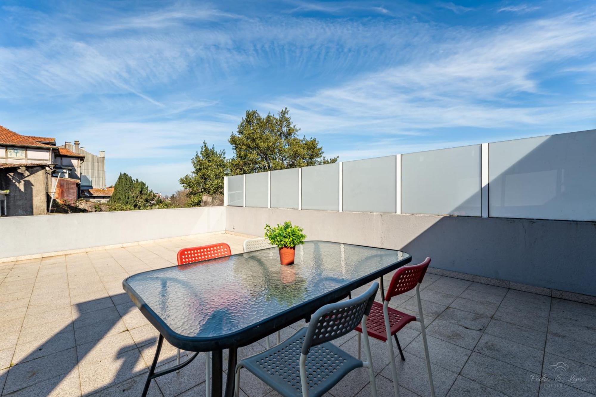 Experience The Charm With Terrace Apartamento