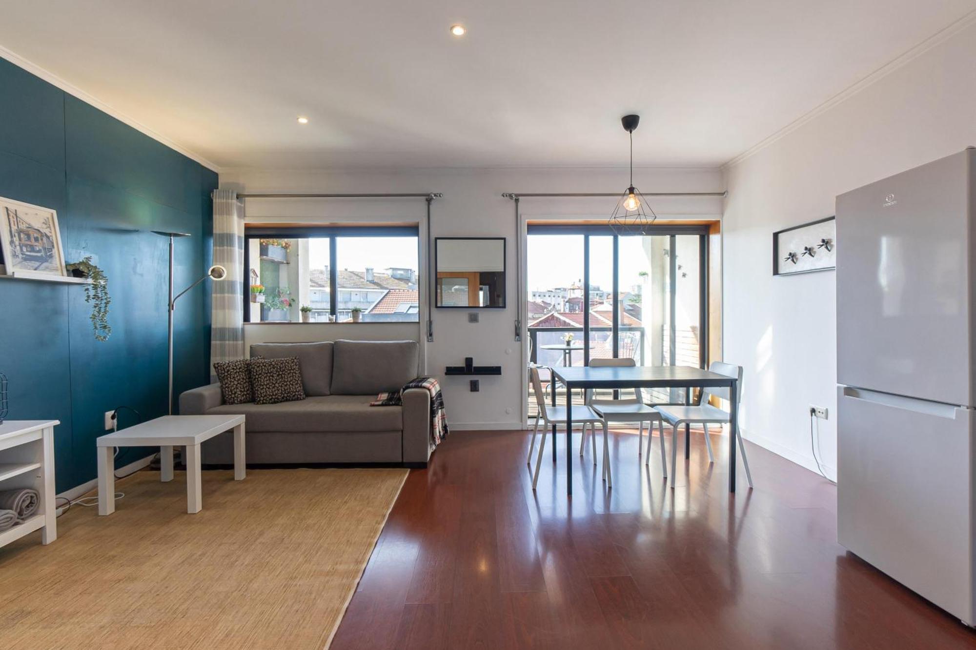 Floor With Sunny Balconies Apartment Porto