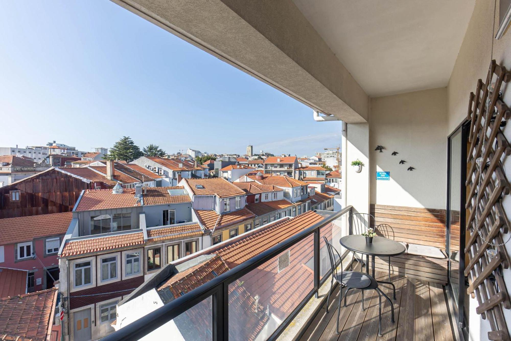 Floor With Sunny Balconies