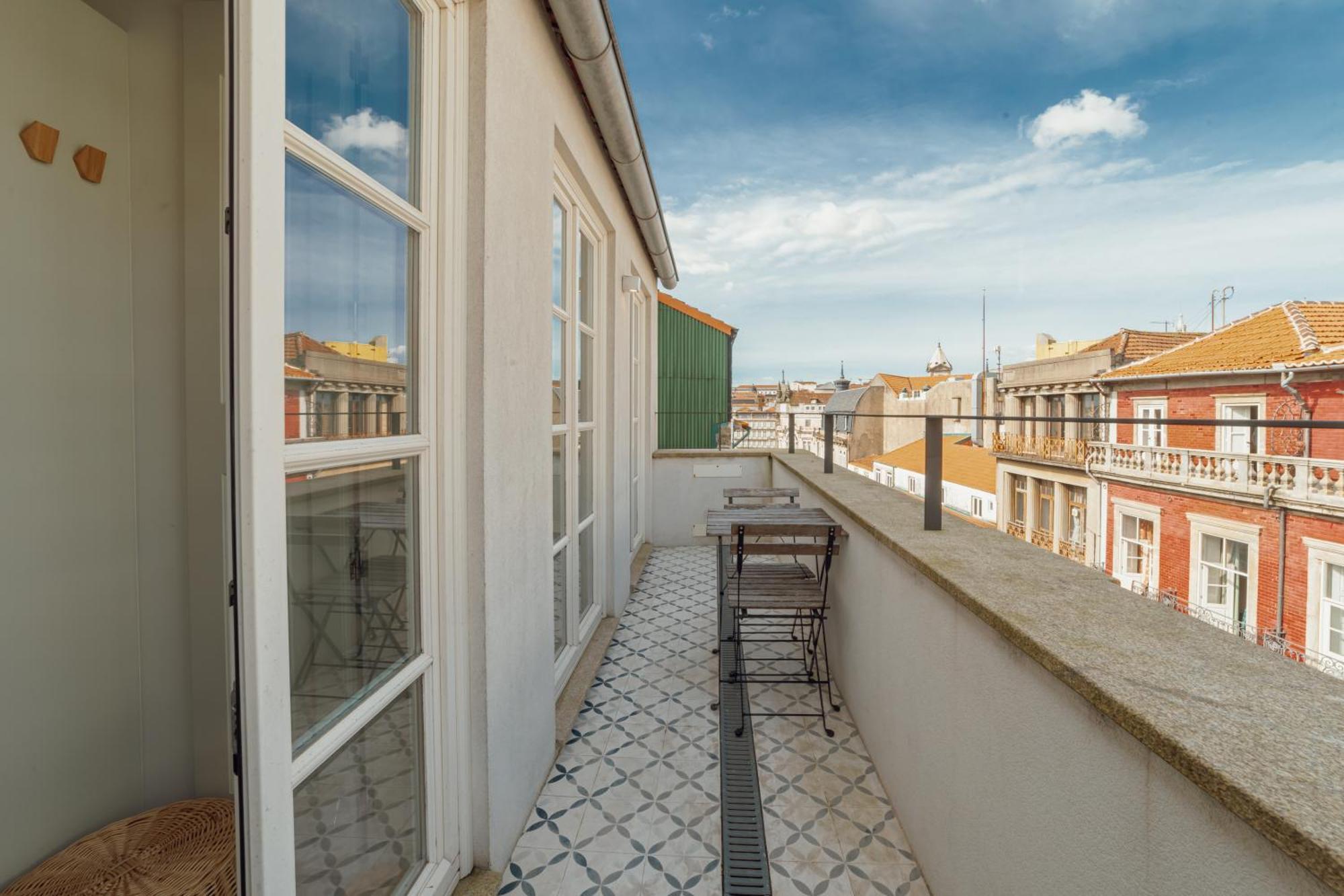 Deluxe Duplex By Hosty