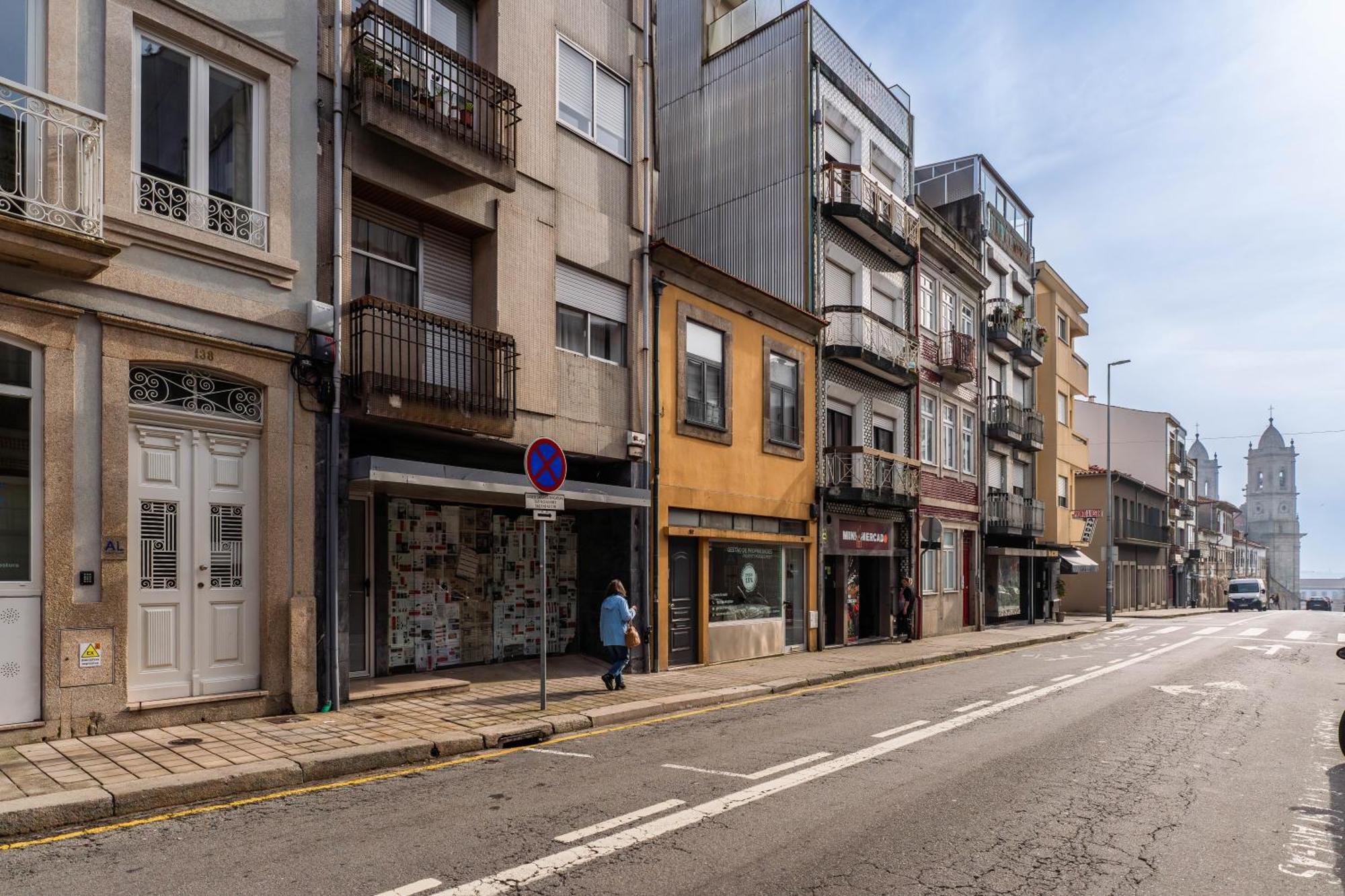 Apartment Stylish Modern Flat W/ Balcony! Porto