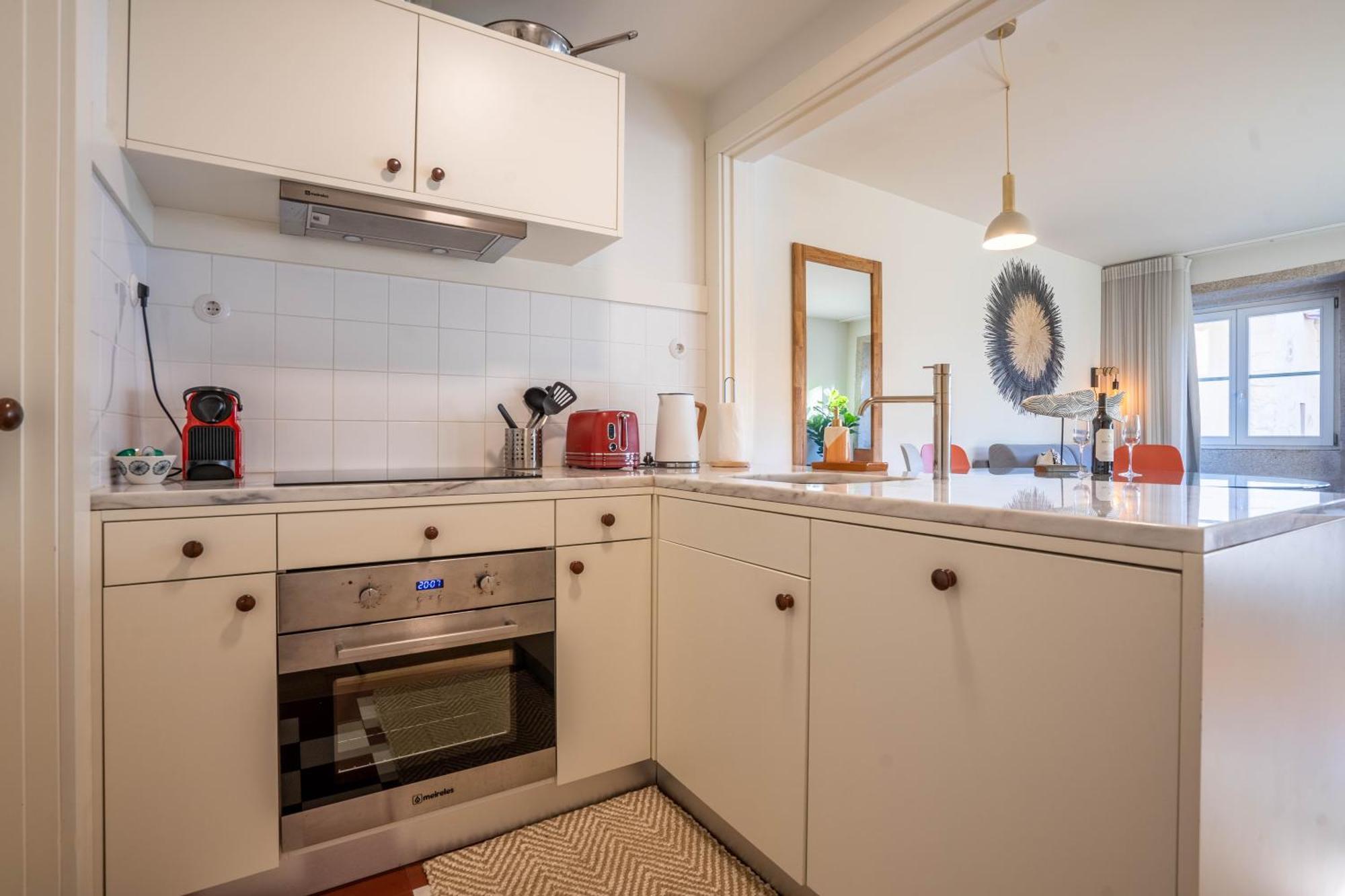 Historical Downtown Retreat Duplex By Lovelystay Apartment