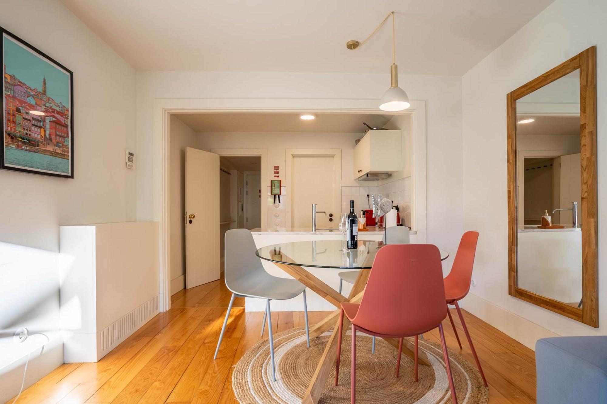 Historical Downtown Retreat Duplex By Lovelystay Apartment *
