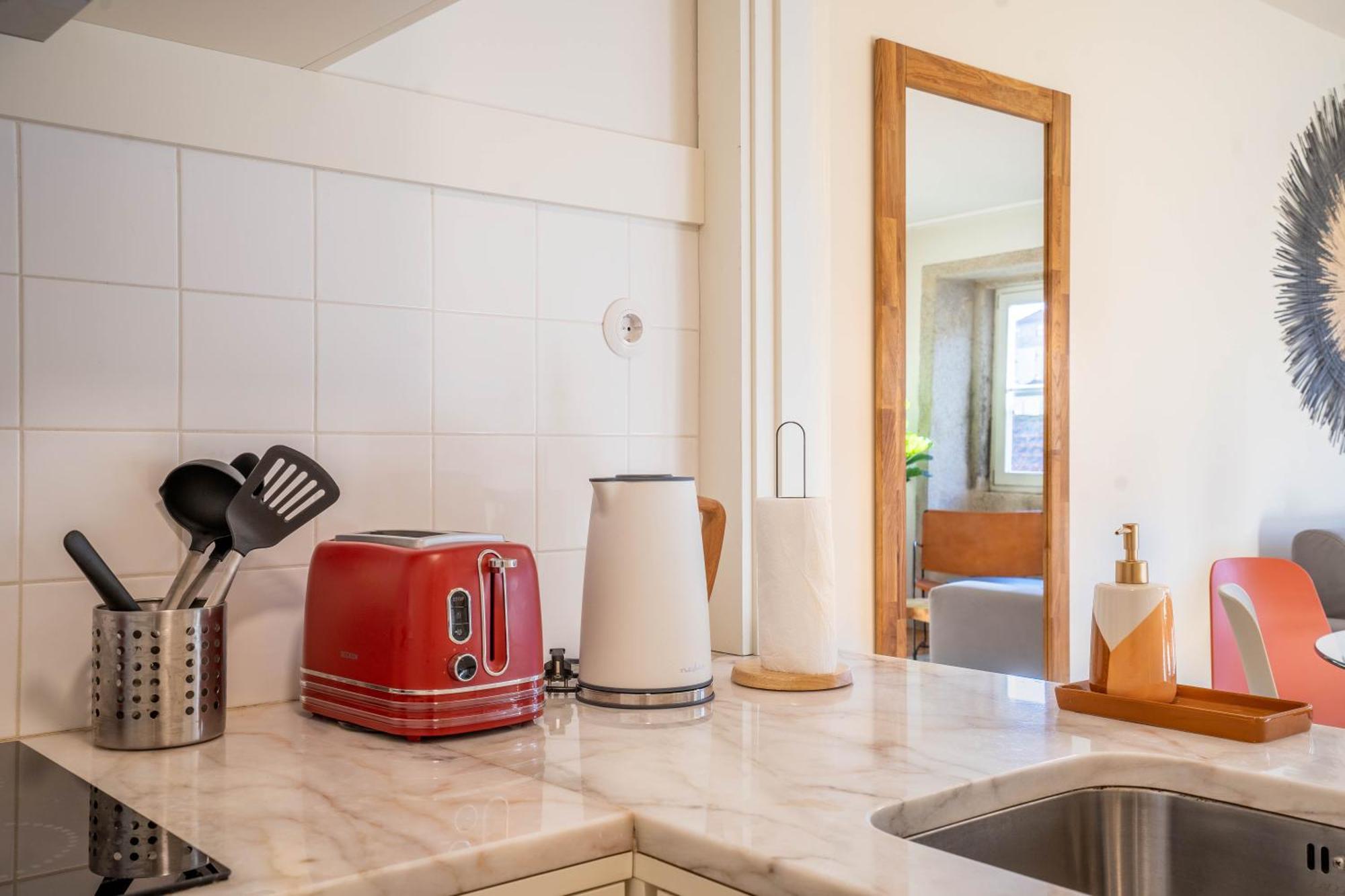 Apartment Historical Downtown Retreat Duplex By Lovelystay