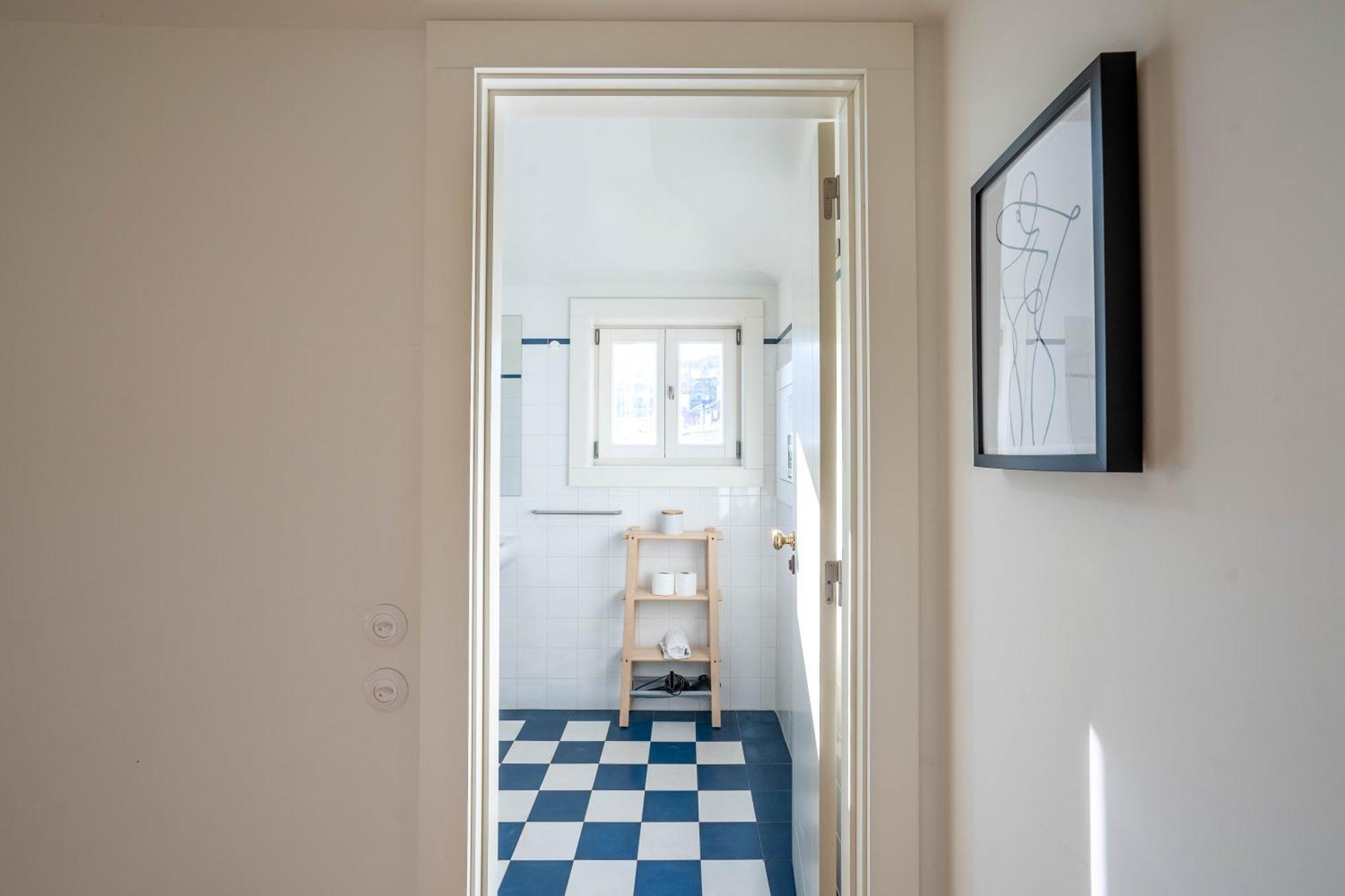 Apartment Historical Downtown Retreat Duplex By Lovelystay *