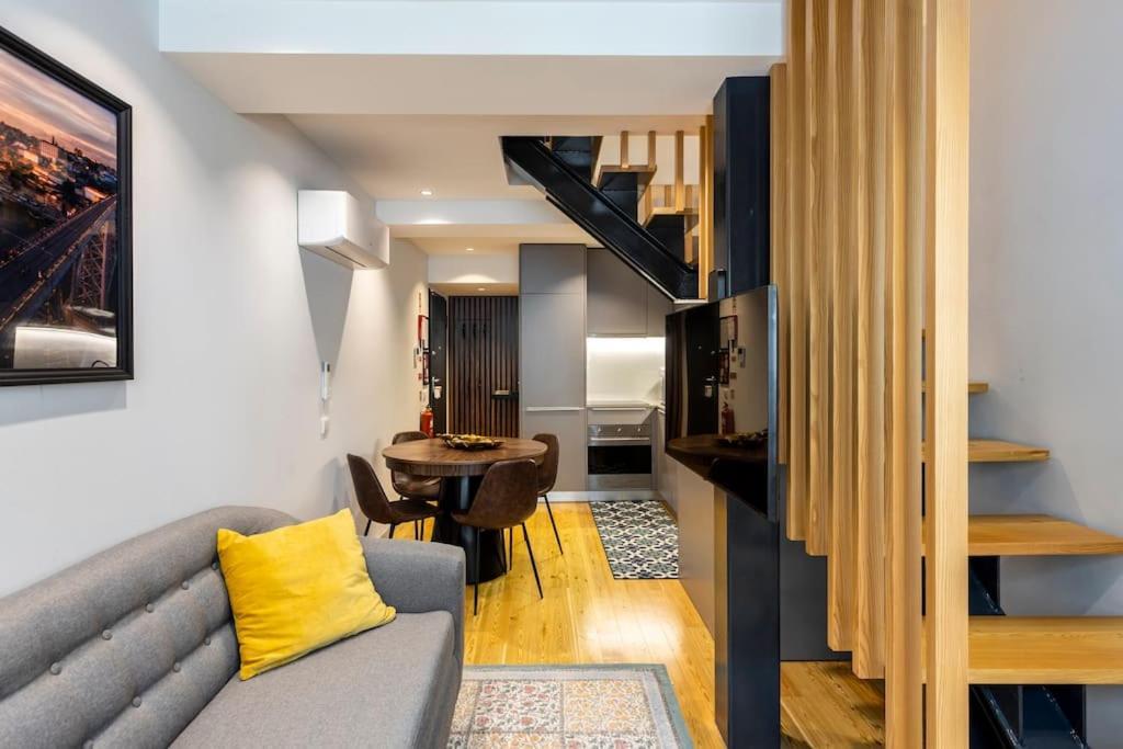 Almada 505 Center Duplex Apartment