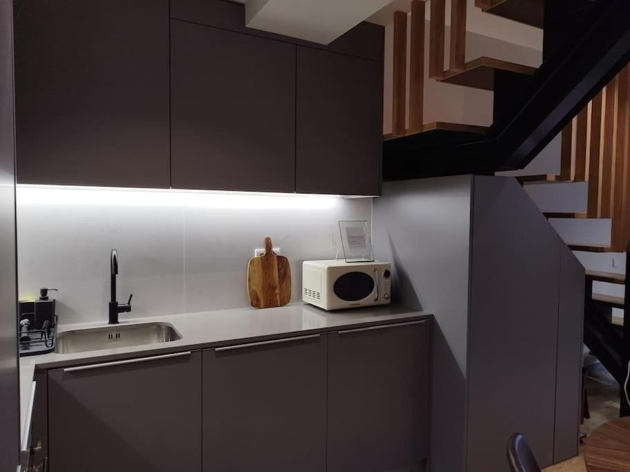 Almada 505 Center Duplex Apartment *