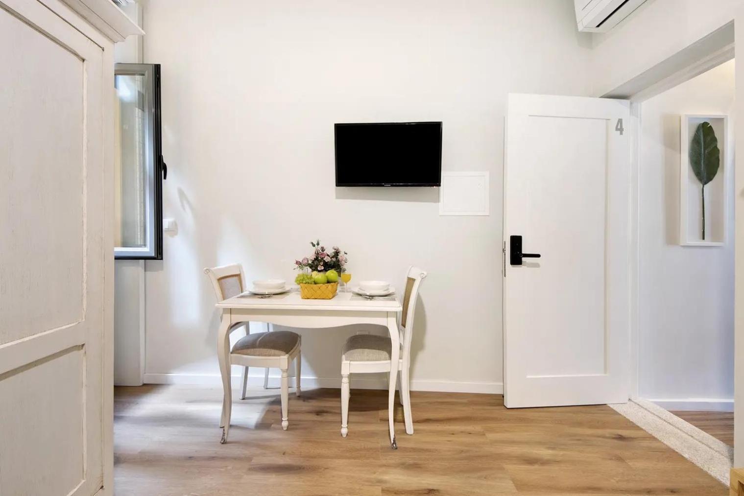 - - 4 Appartement