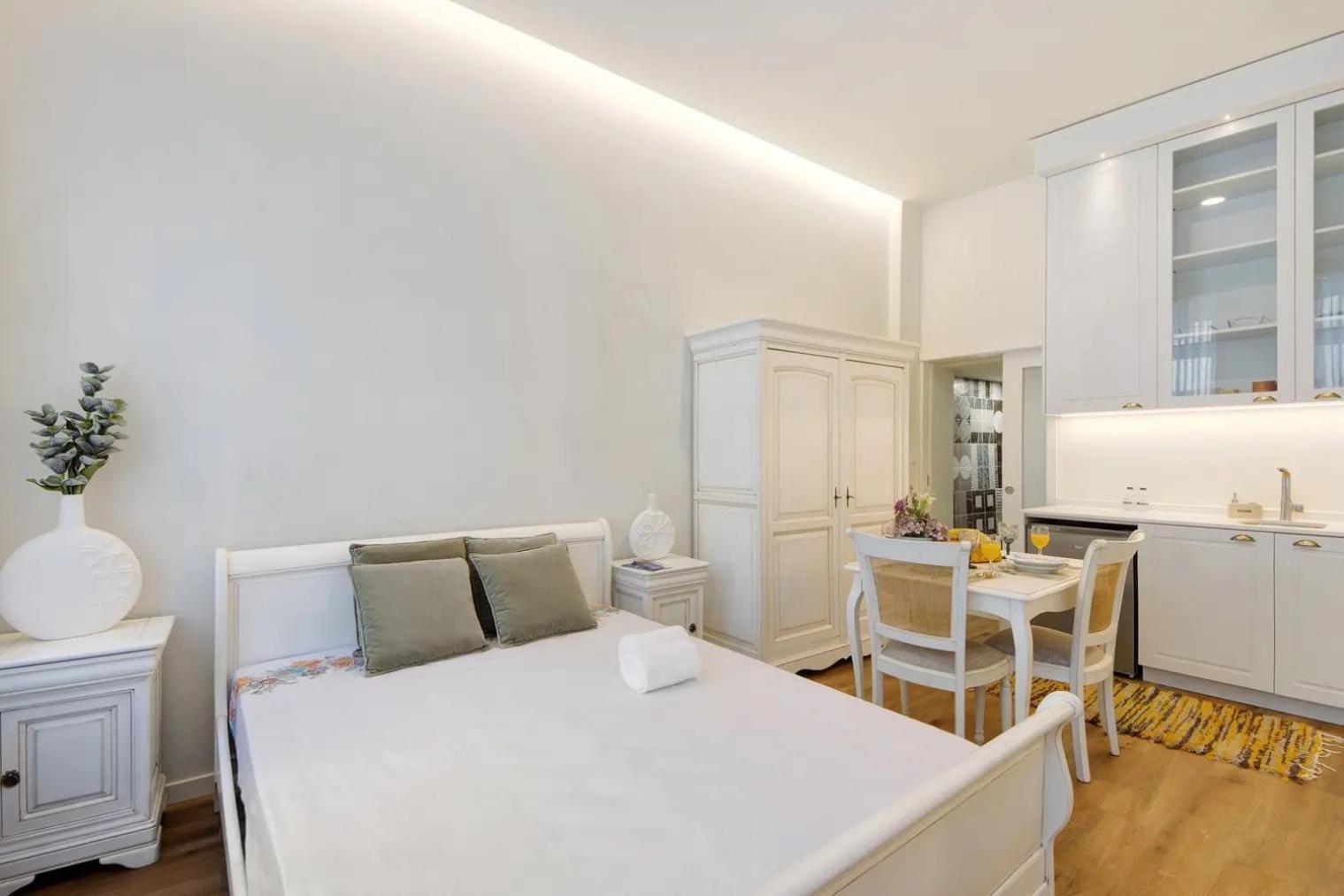 - -1 Apartment Porto
