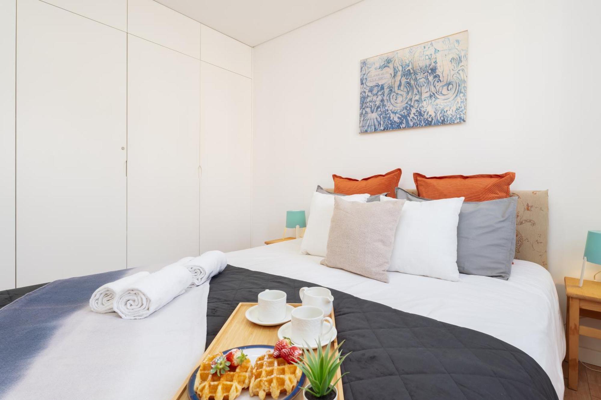 Host Wise - Flat W Free Private Parking - Bright & Cozy * Porto