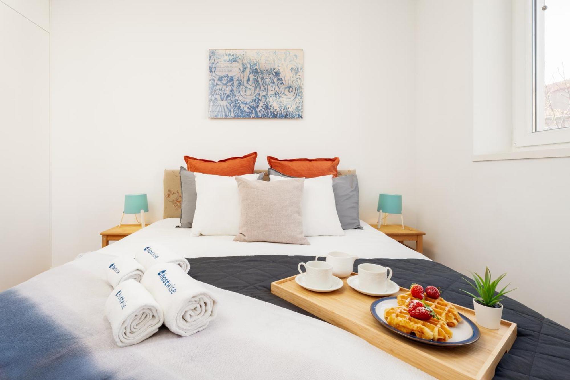 Host Wise - Flat W Free Private Parking - Bright & Cozy Apartamento