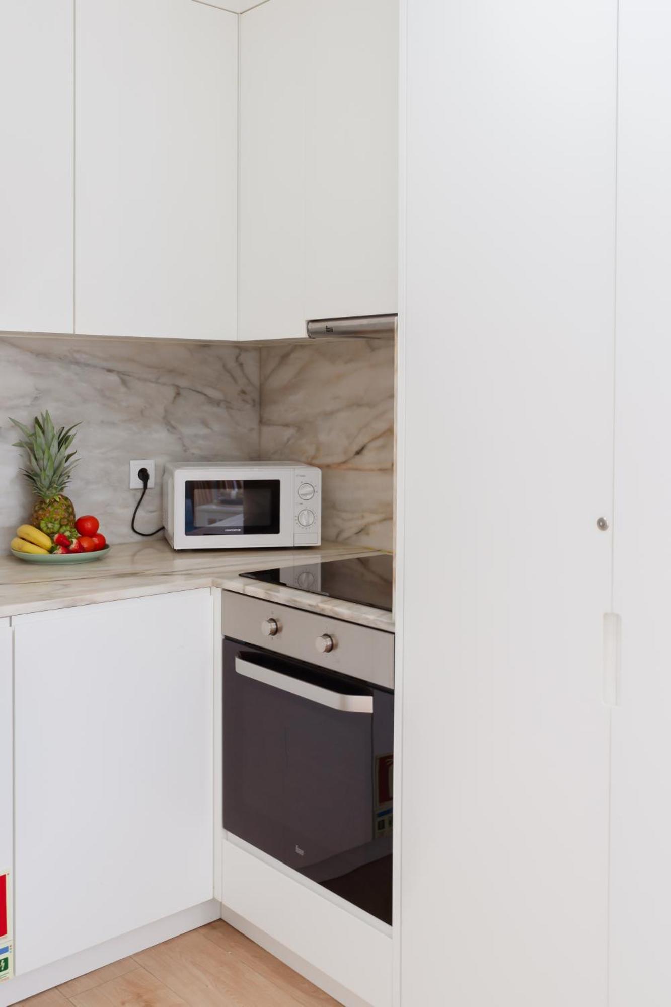 Host Wise - Flat W Free Private Parking - Bright & Cozy * Porto