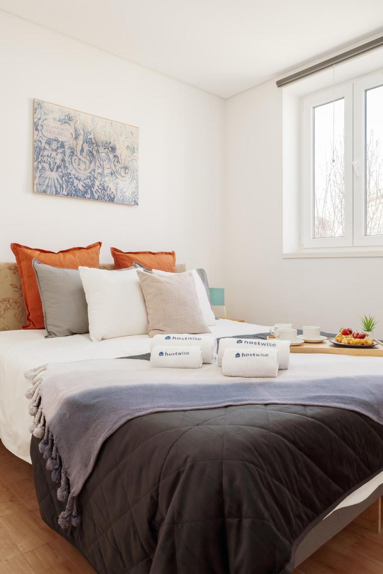 Host Wise - Flat W Free Private Parking - Bright & Cozy Apartamento *