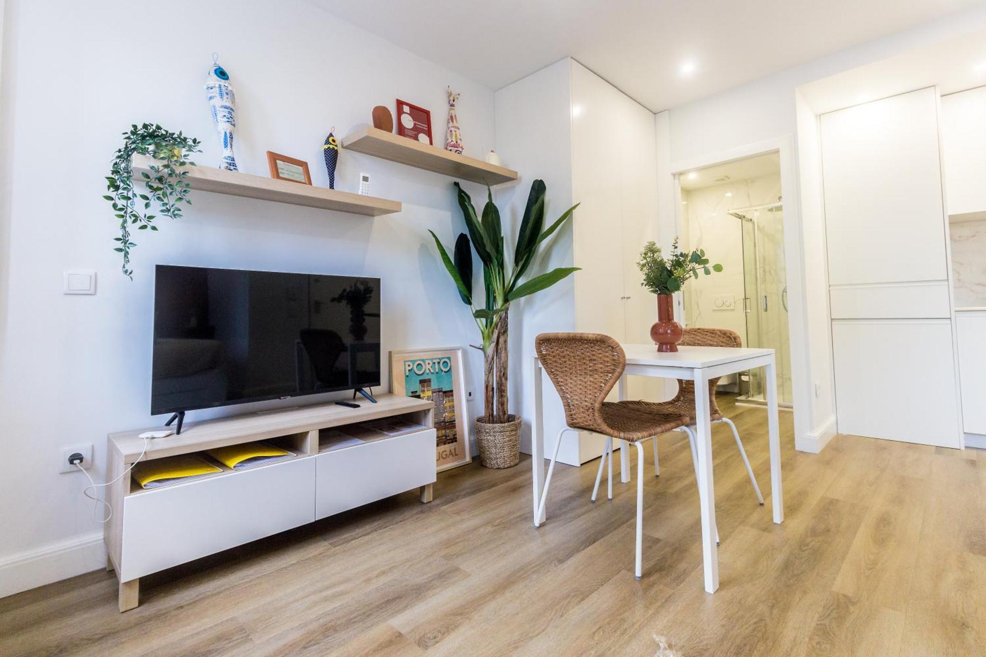 Guest H4u - Heroismo Apartment