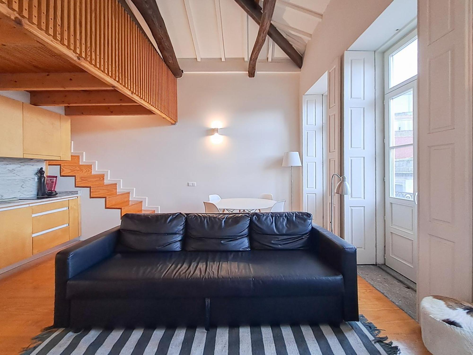 Apartment Fly Me To The Moon *