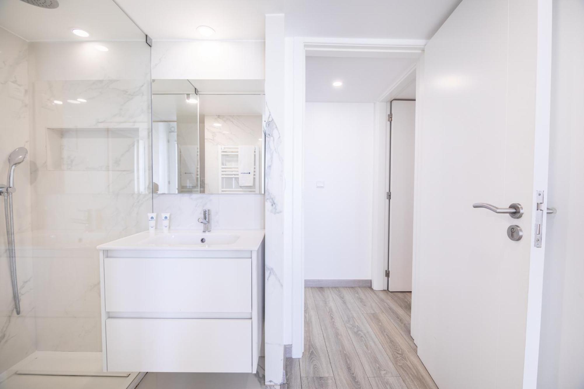 Deluxe Spacious Flats W Mezzanine By Host Wise Apartment Porto