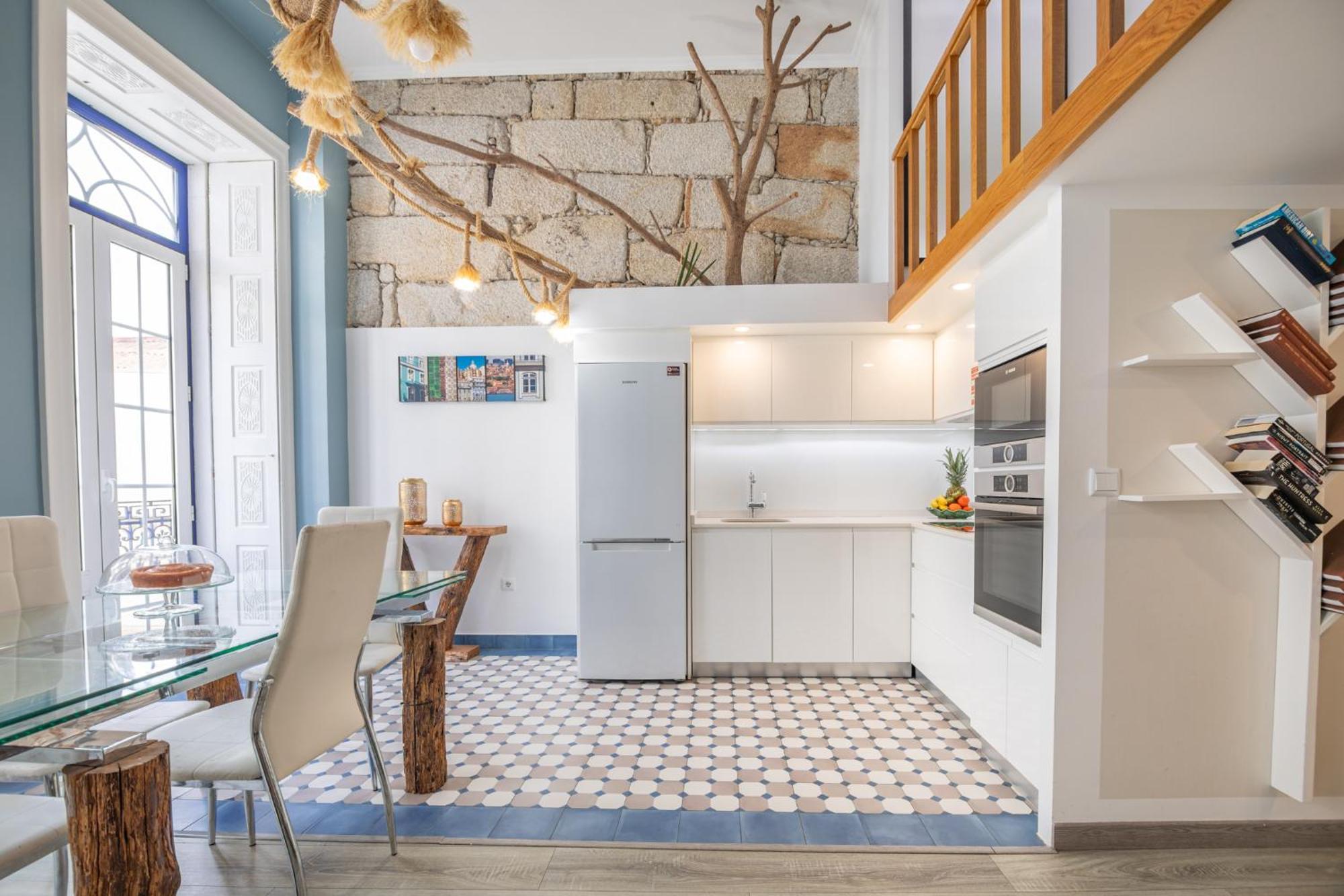 Apartment Deluxe Spacious Flats W Mezzanine By Host Wise
