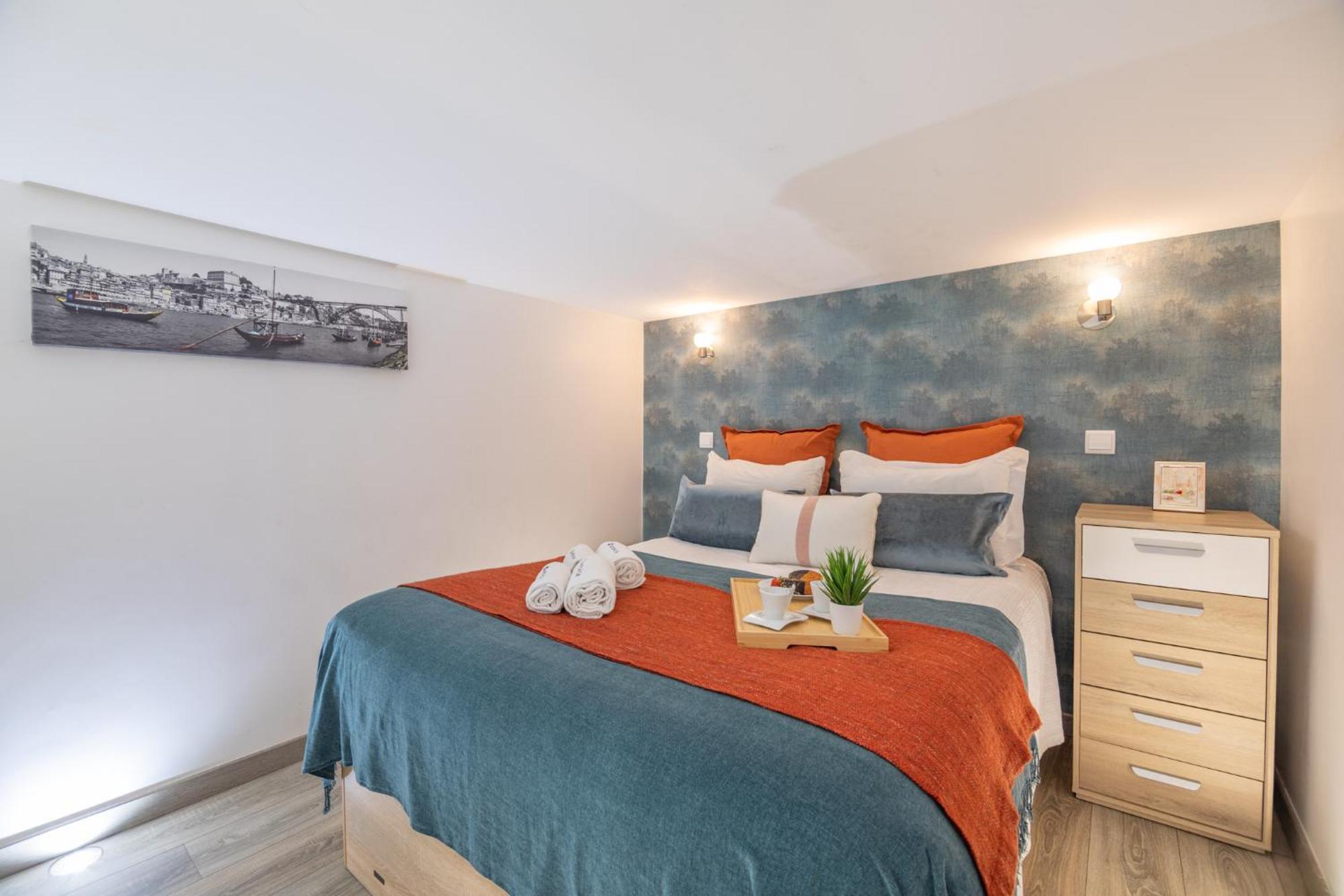 Deluxe Spacious Flats W Mezzanine By Host Wise Apartment