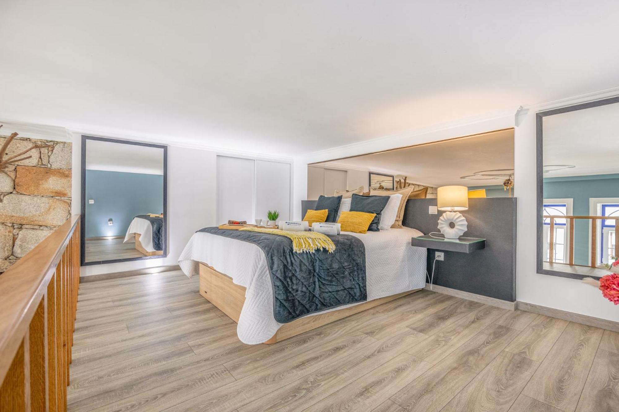 Apartment Deluxe Spacious Flats W Mezzanine By Host Wise Porto