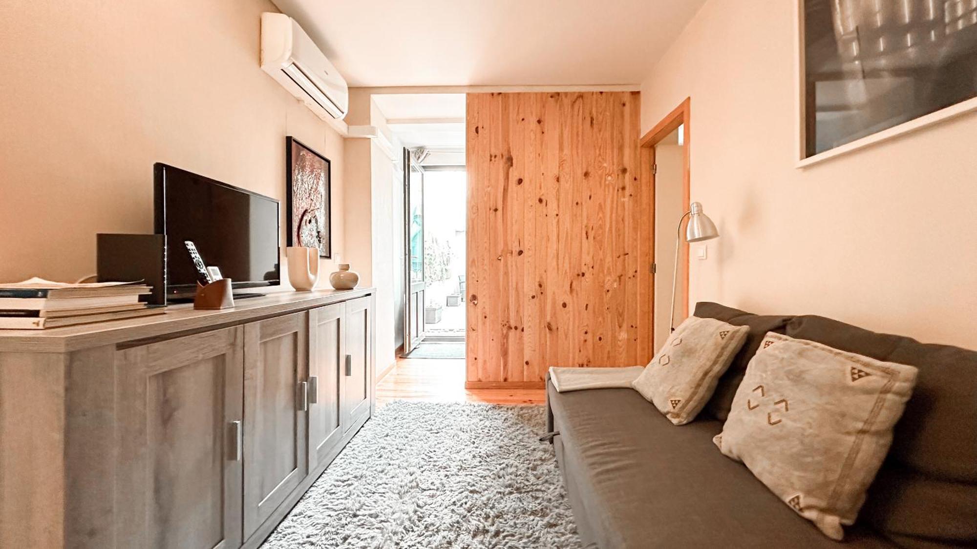 Almada Apartments 468