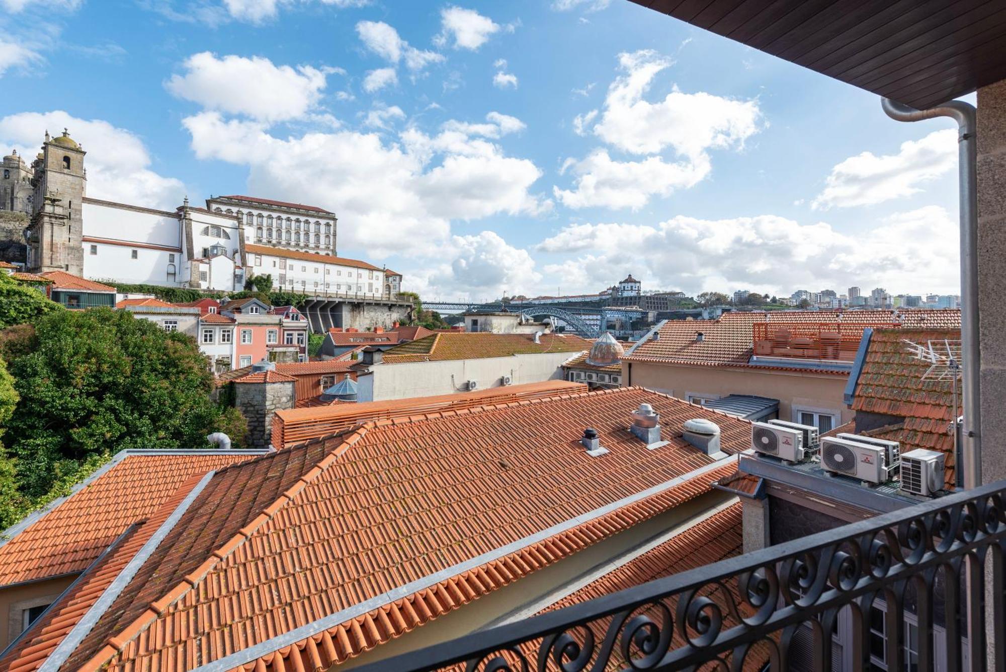 Apartment Mouzinho 32 *