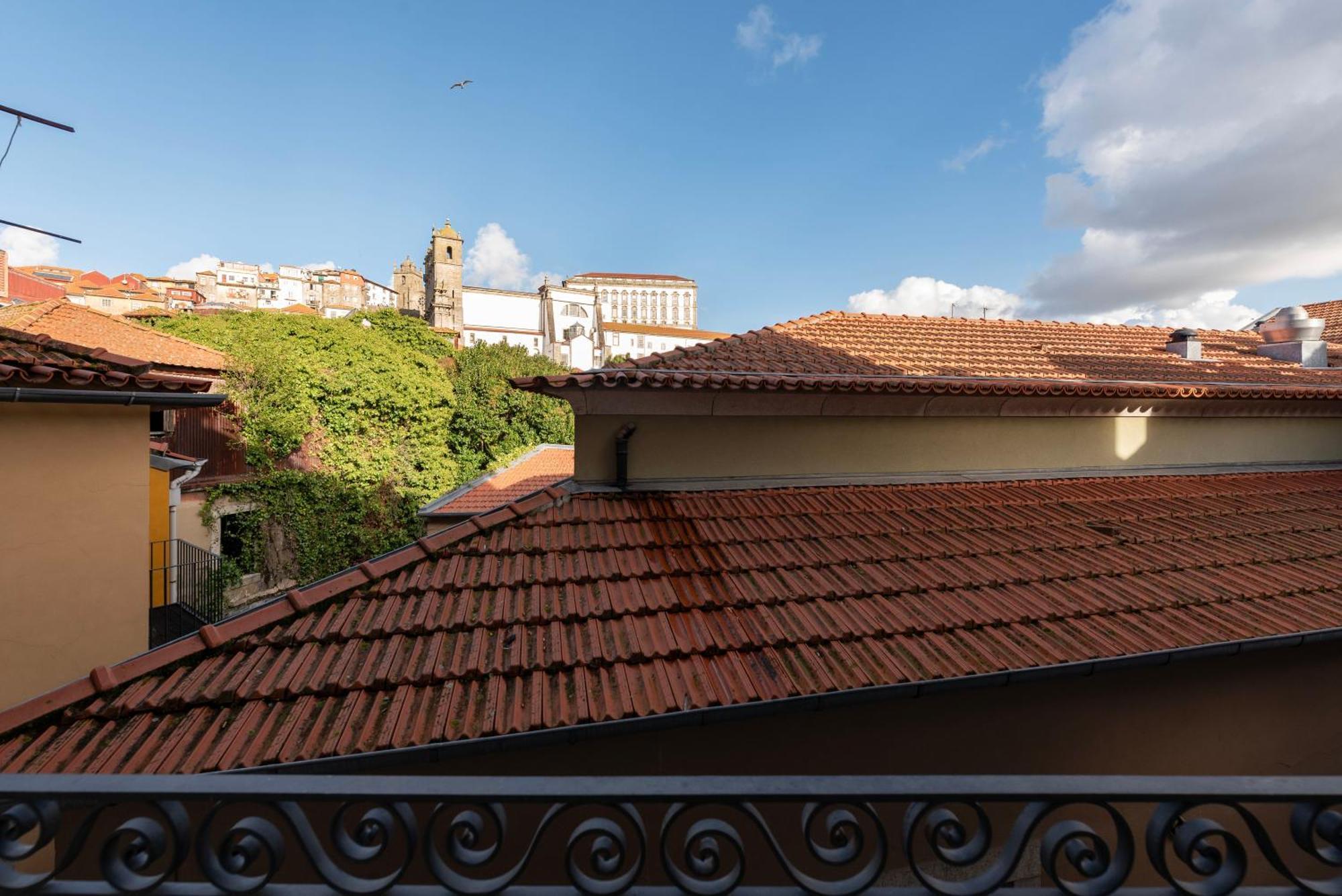 Apartment Mouzinho 32 *
