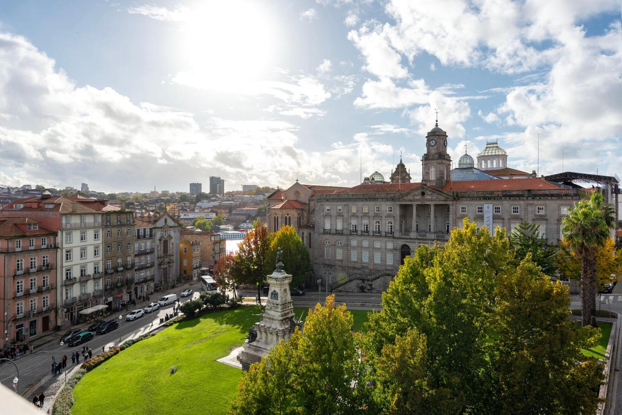 Mouzinho 32 * Porto
