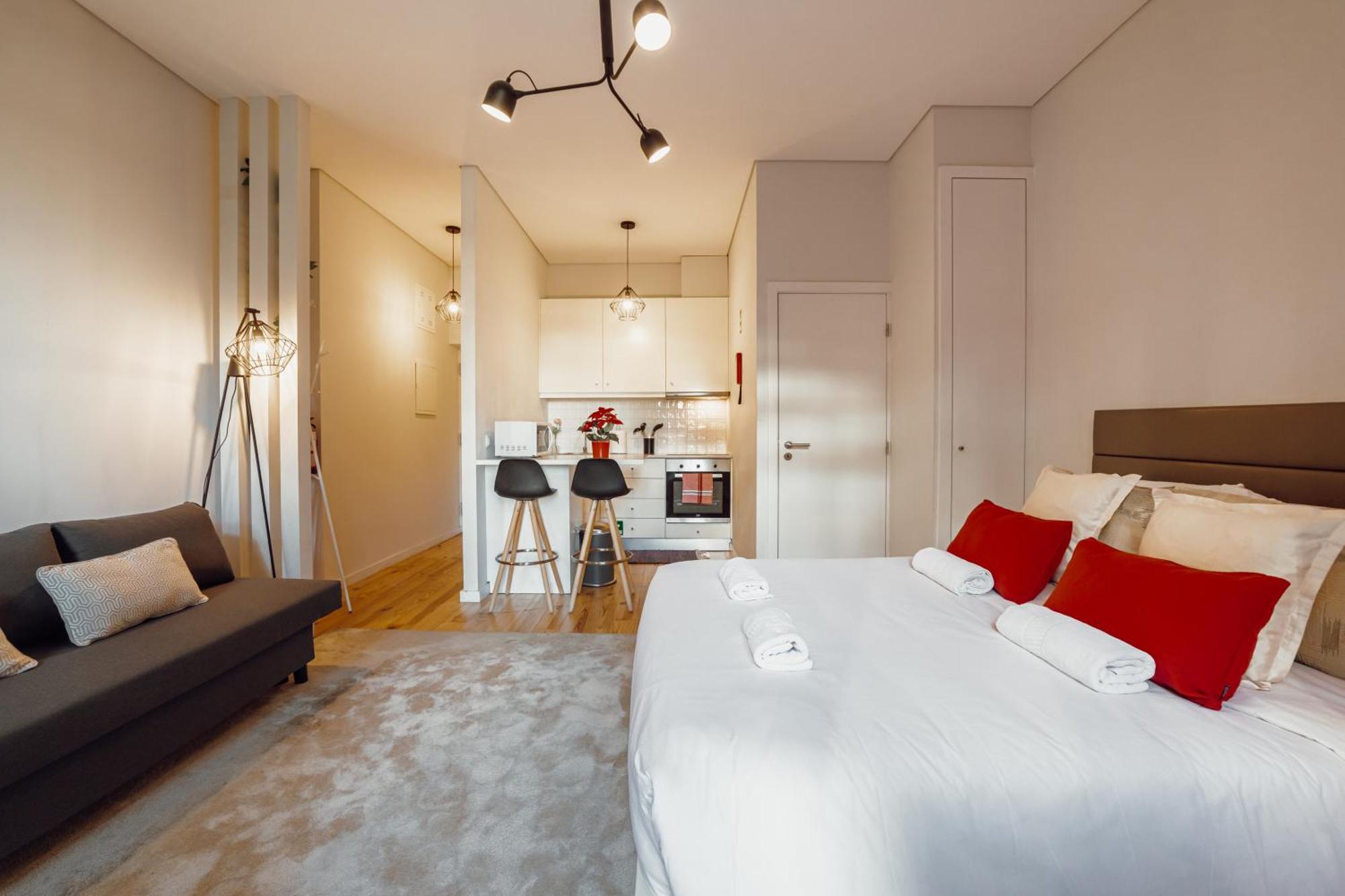 Luminous In The Heart Of Apartment Porto