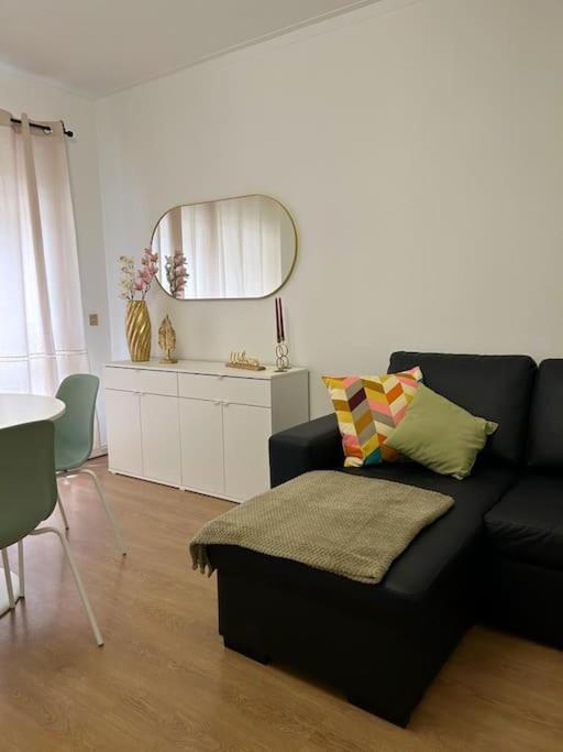 Music Flat - Very & Free Parking Apartment