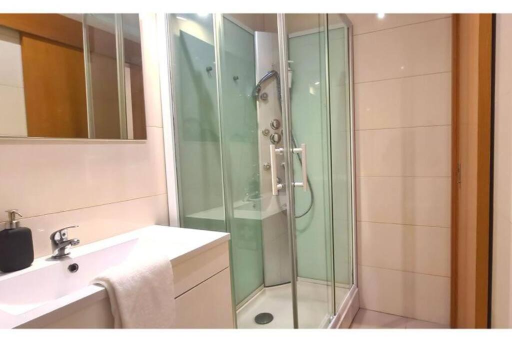 Spacious Flat In The Center Apartment