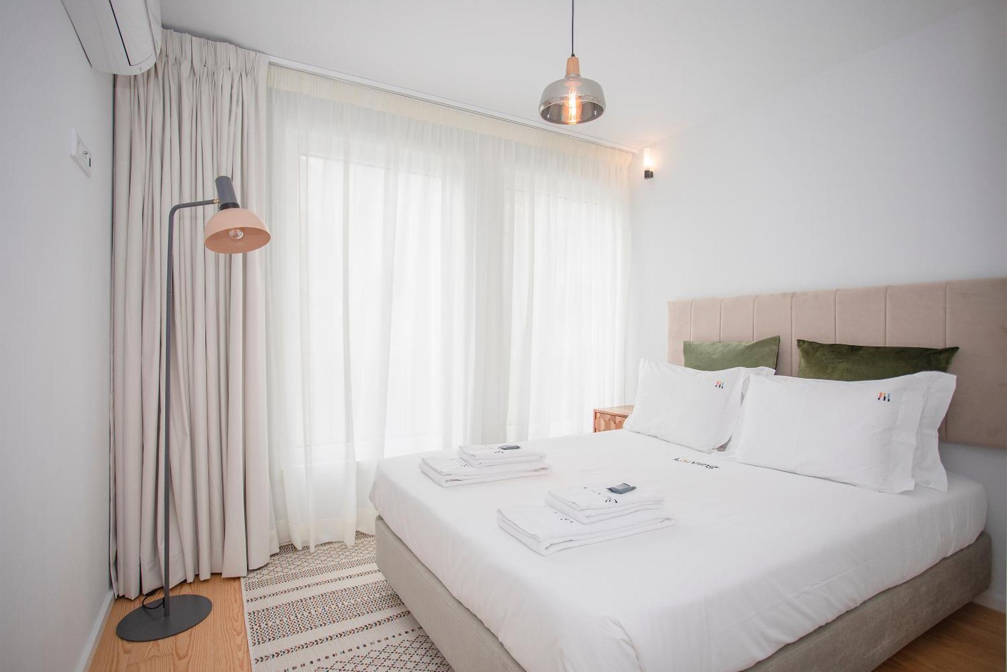 Liiiving In - Modern & Glam *