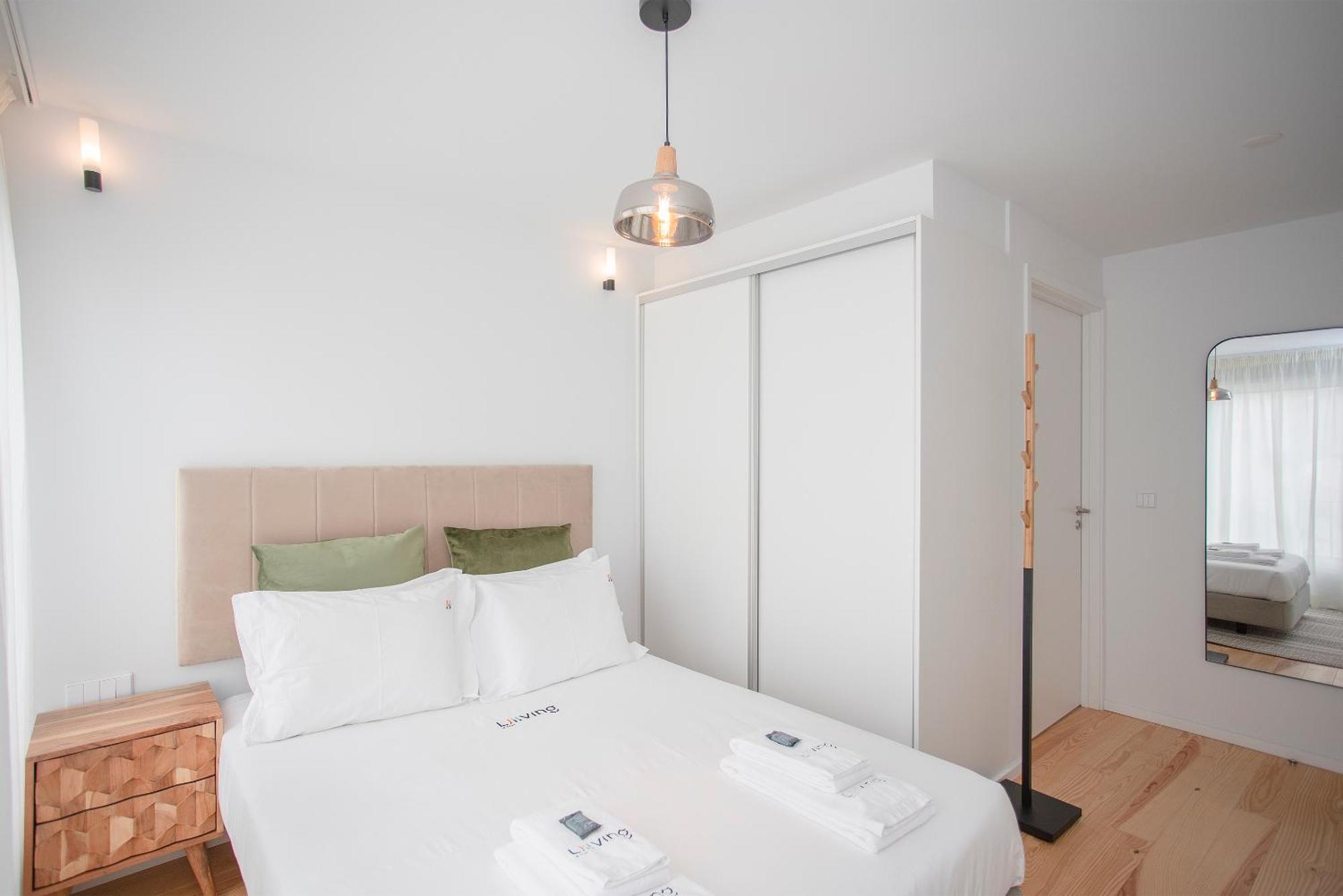 Liiiving In - Modern & Glam