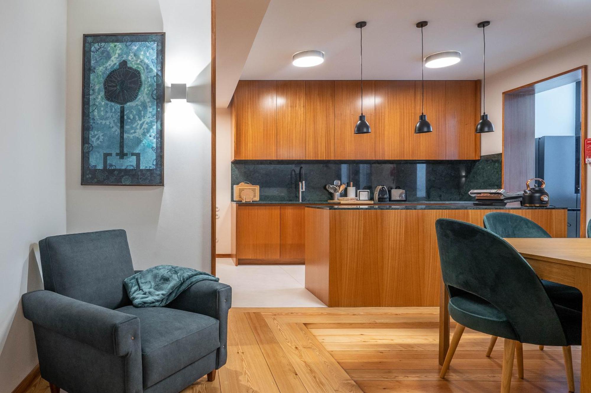 Apartment Sublime Downtown Retreat By Elsa