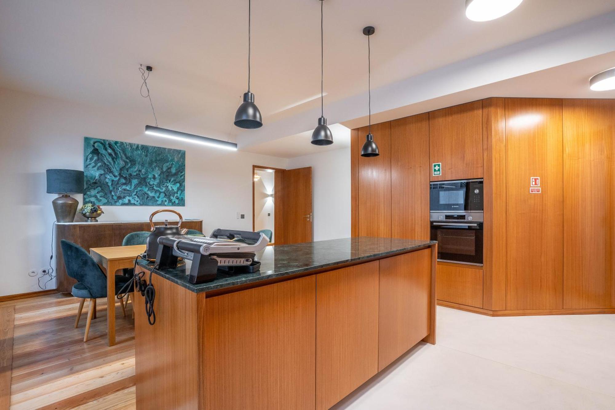 Apartment Sublime Downtown Retreat By Elsa
