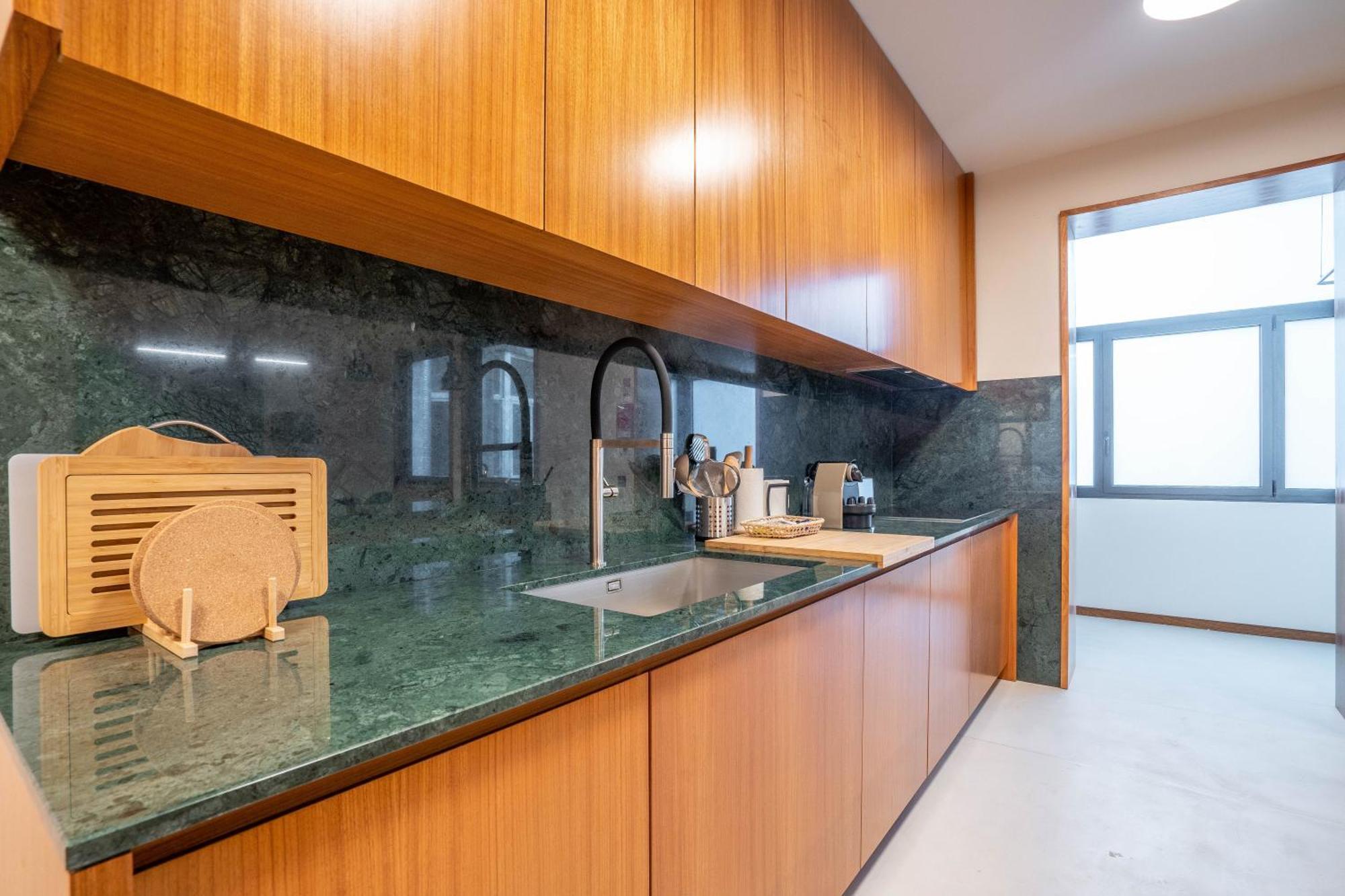 Sublime Downtown Retreat By Elsa Apartment
