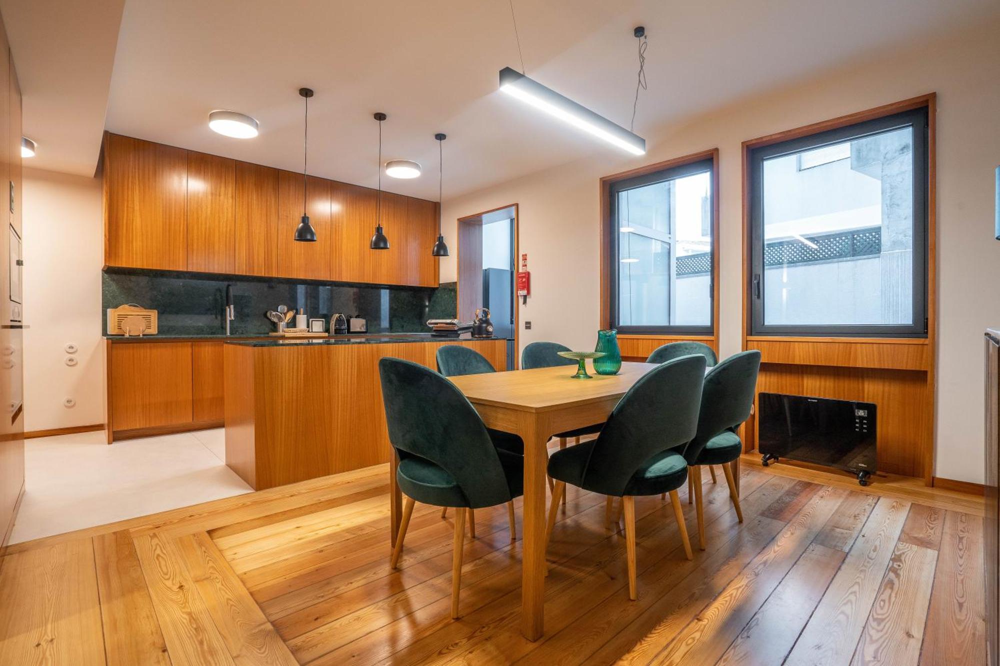 Sublime Downtown Retreat By Elsa *