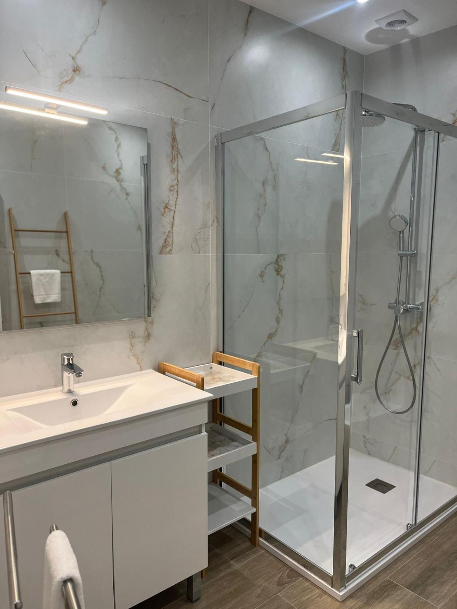 Orm- Flores Apartment