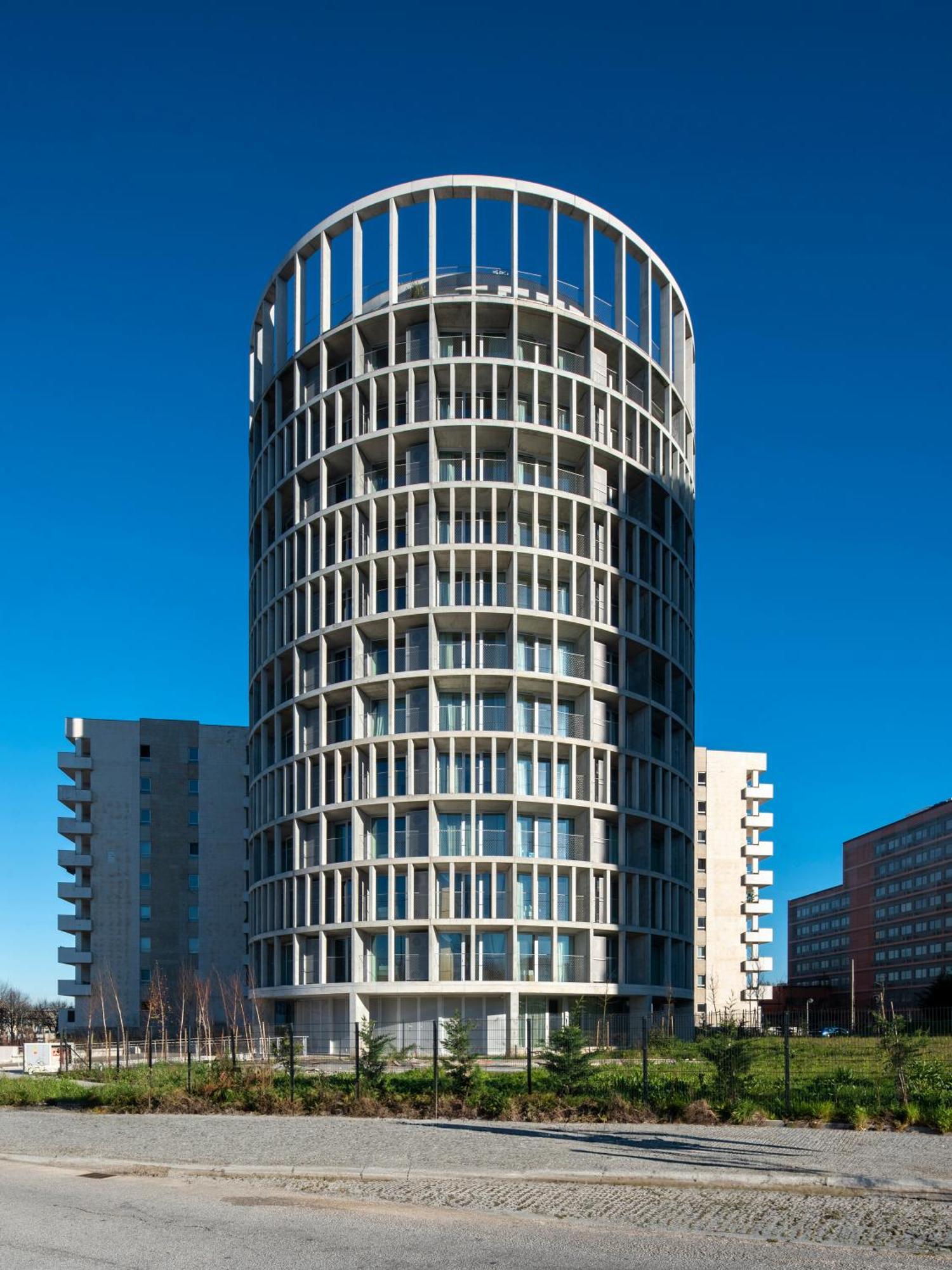 Micampus Tower Student *