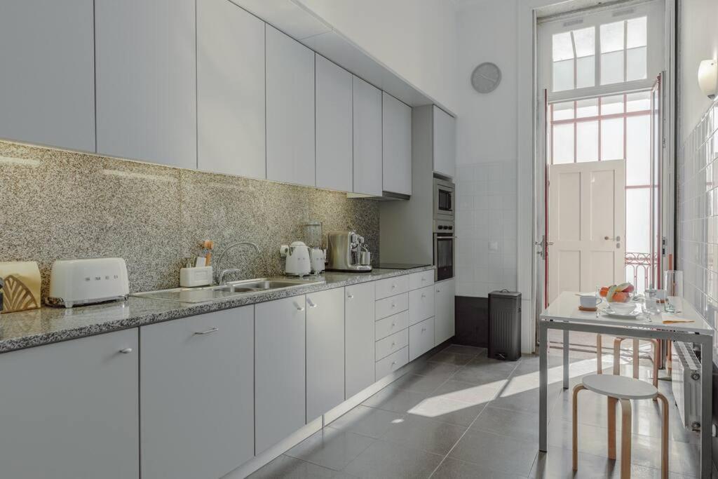 Luxury In Flores By Kobi Apartment