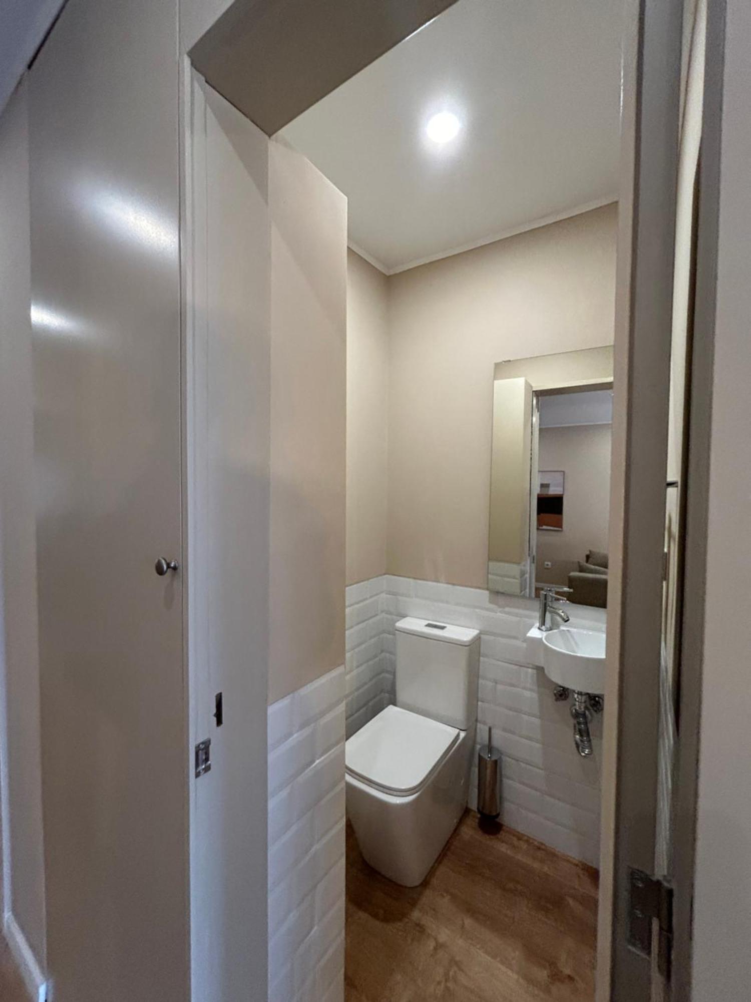 Near Family - Free Parking Apartment *