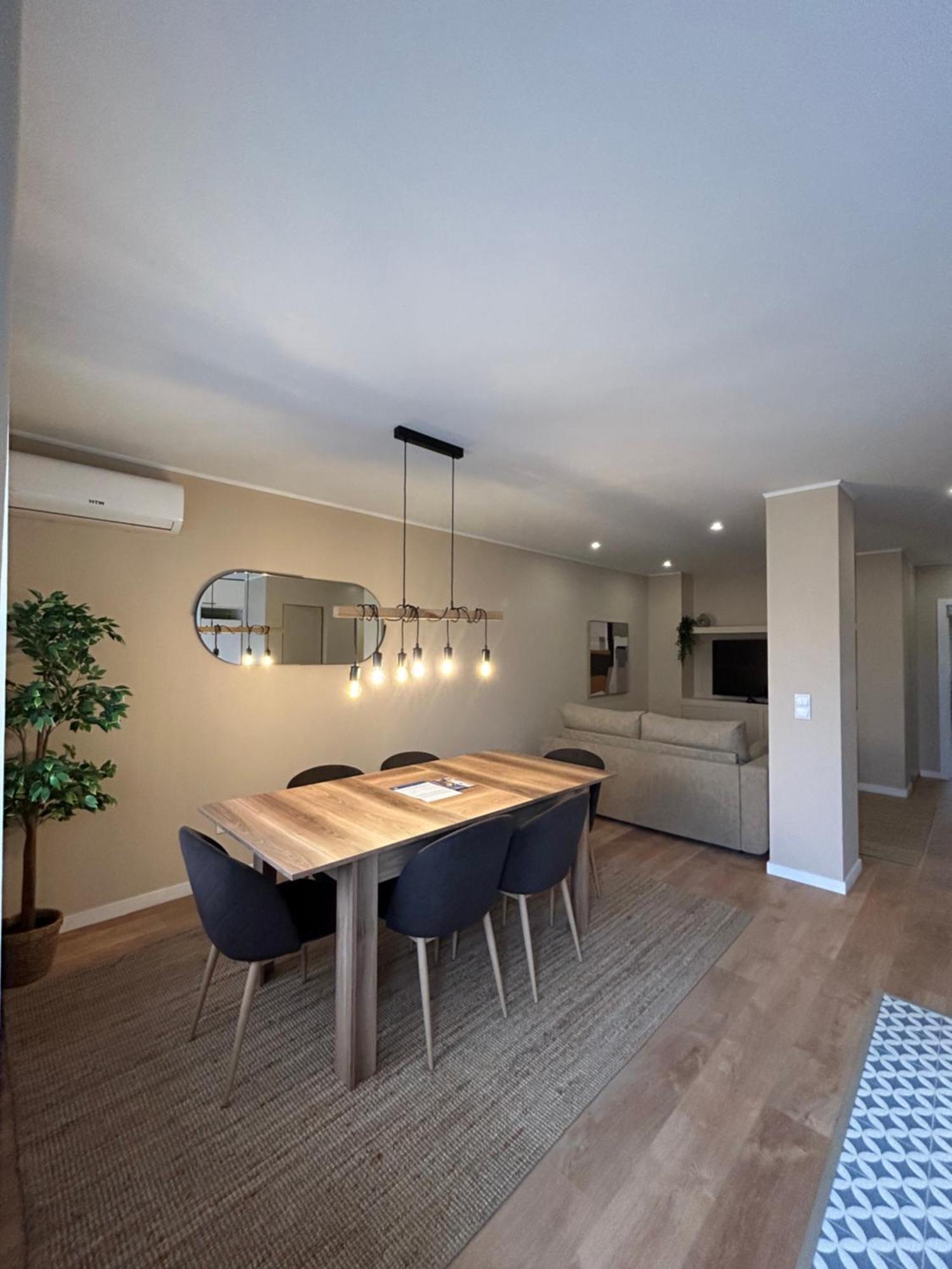 Near Family - Free Parking Apartment *