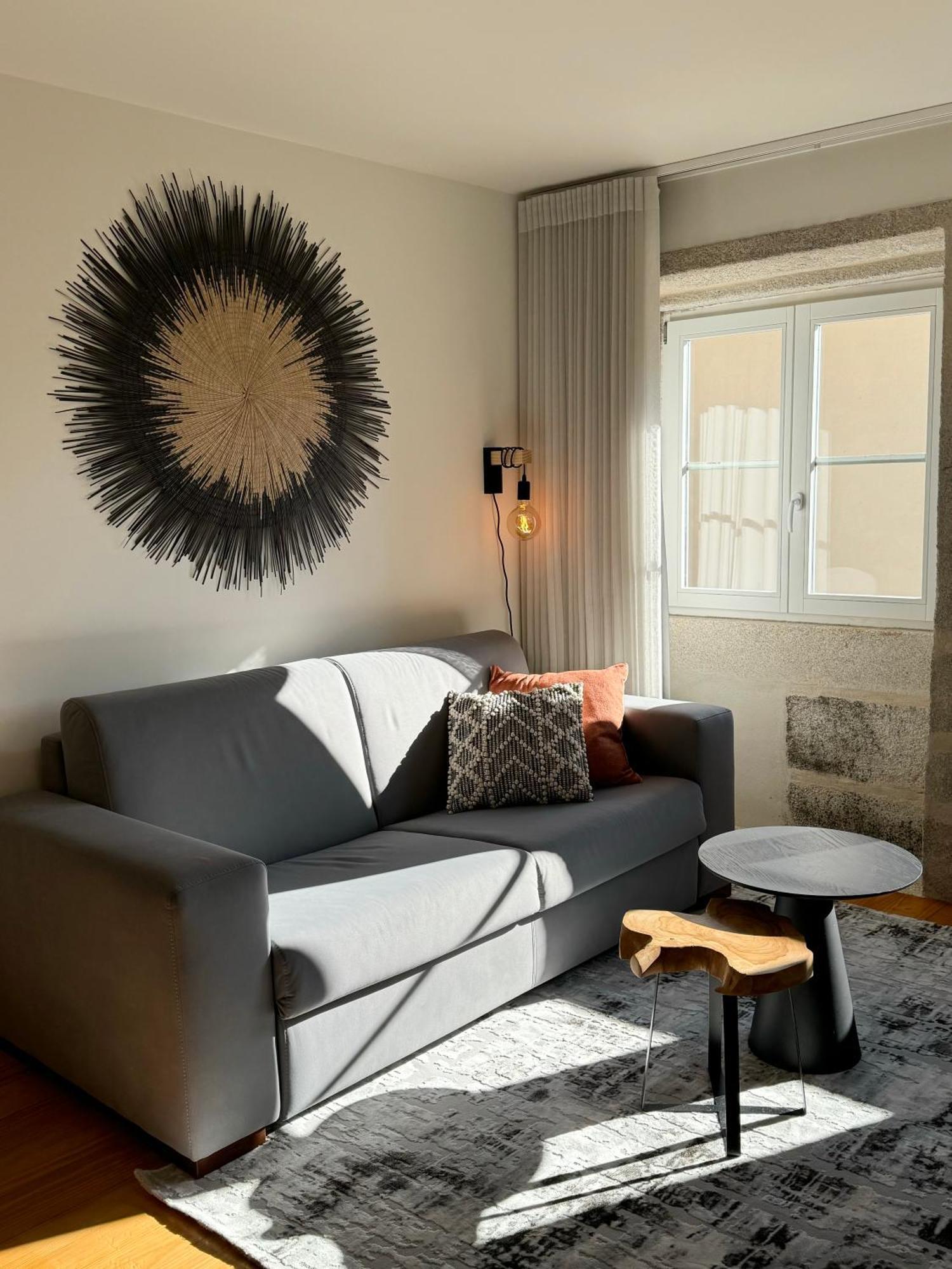 Apartment Historical Downtown Retreat Duplex By Lovelystay *