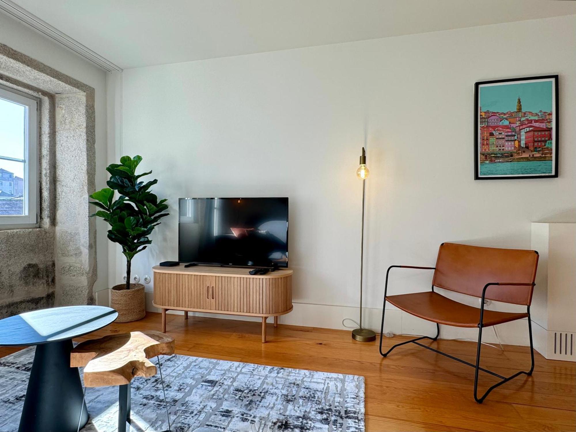 Historical Downtown Retreat Duplex By Lovelystay