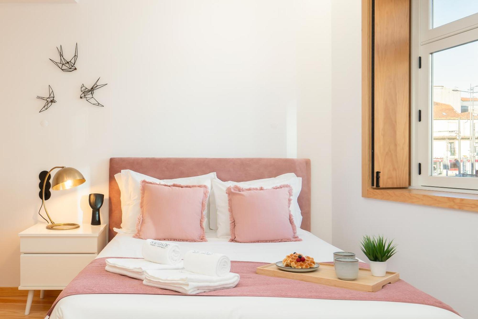 Luxurious Bright Flats - Ace Location *