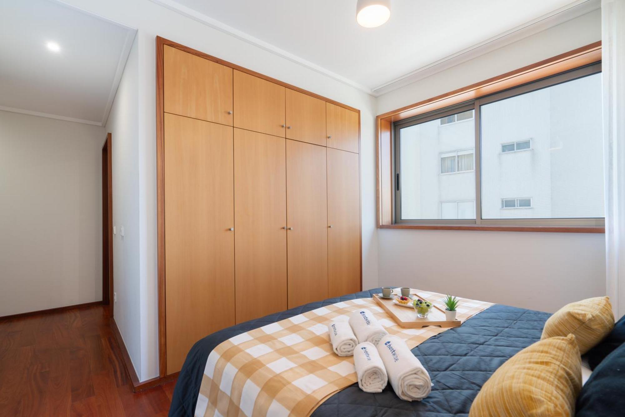 Host Wise - Gorgeous Spacious Flat - Ace Location