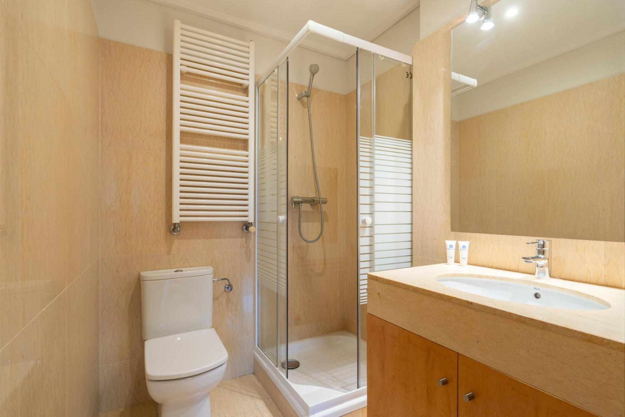 Apartment Host Wise - Gorgeous Spacious Flat - Ace Location
