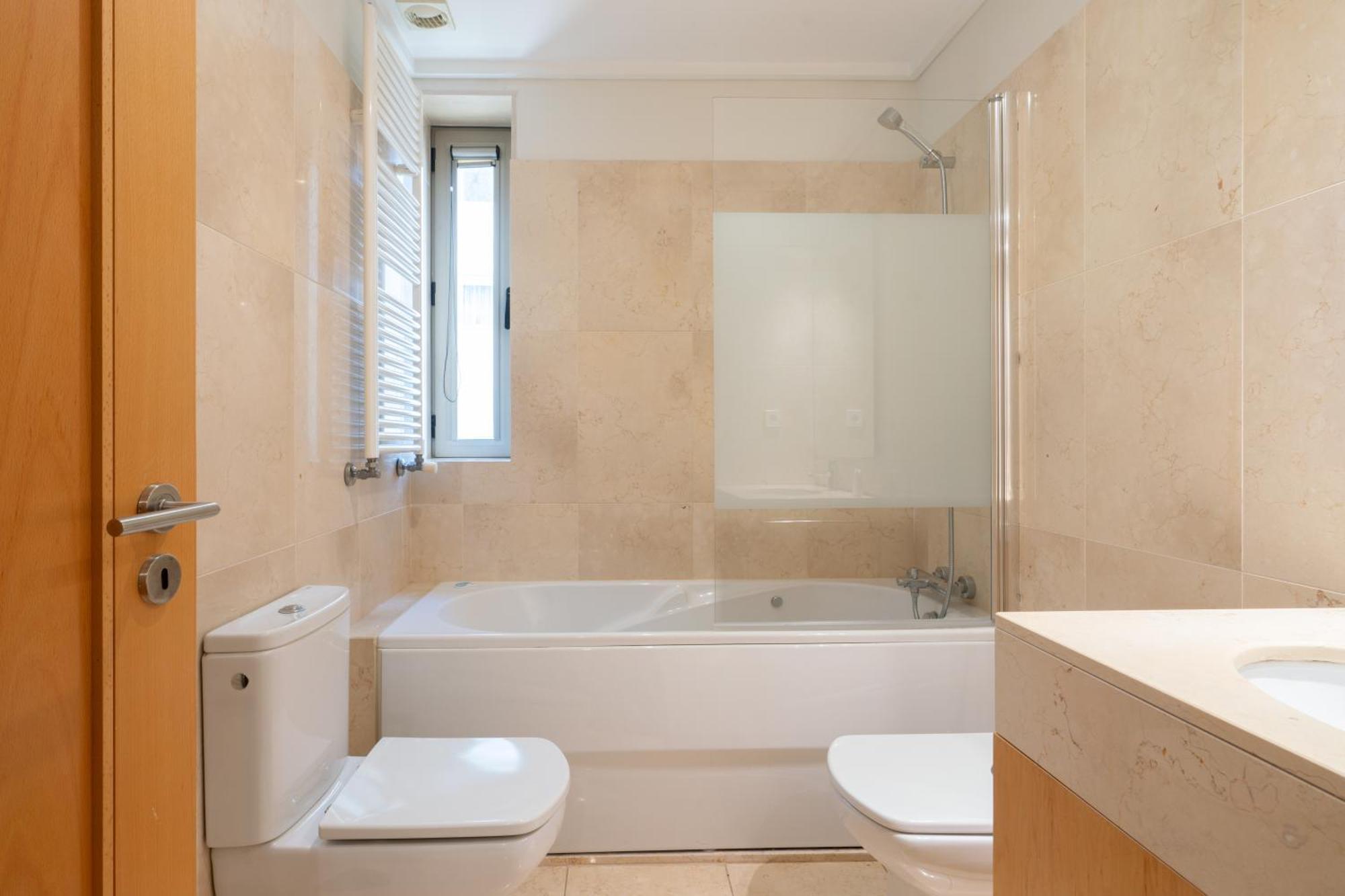 Host Wise - Gorgeous Spacious Flat - Ace Location *
