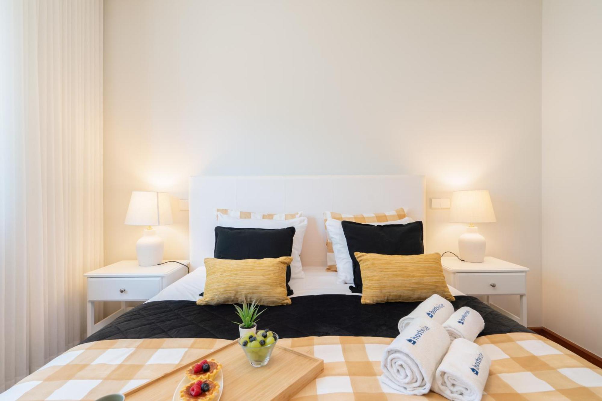 Host Wise - Gorgeous Spacious Flat - Ace Location Porto