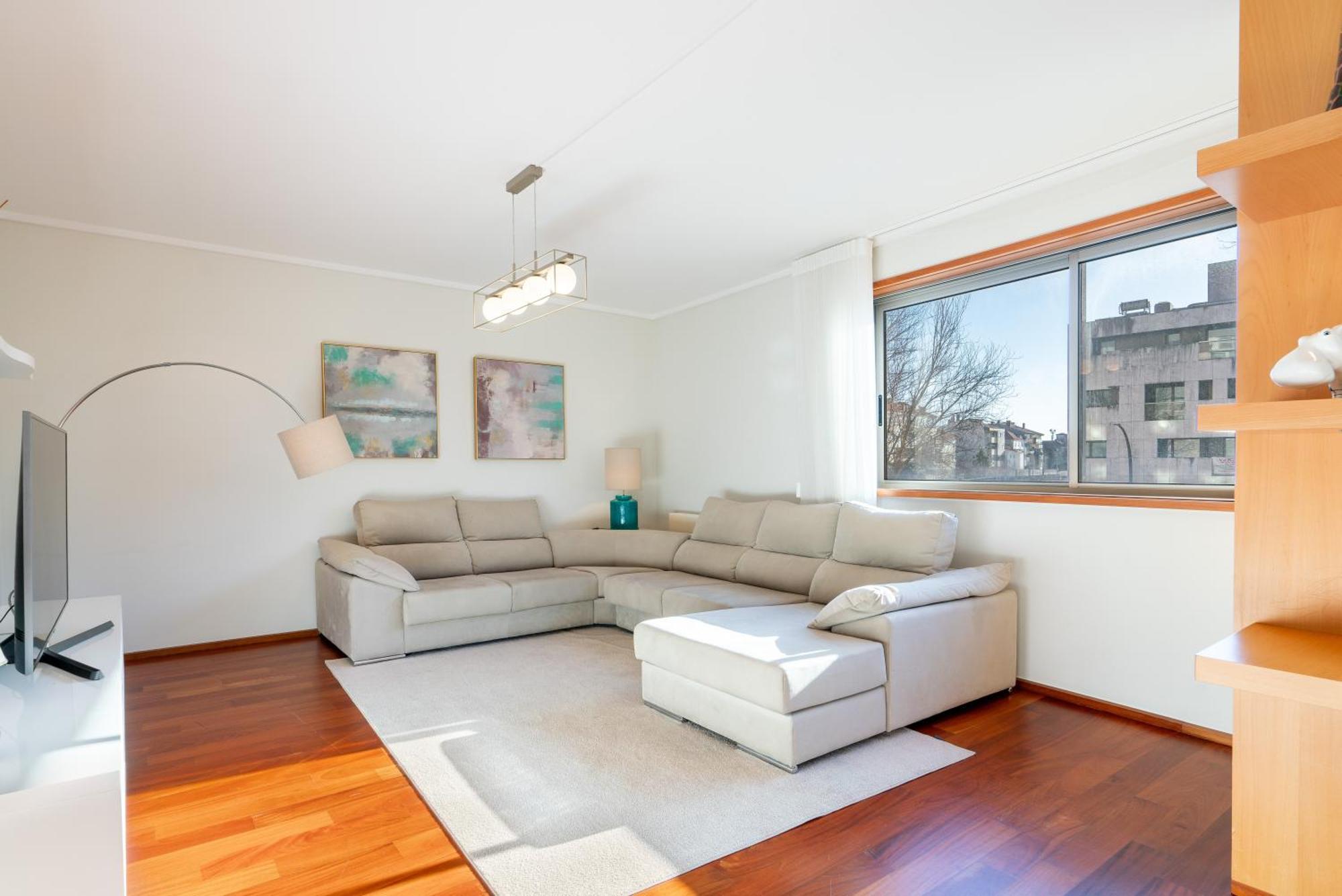 Host Wise - Gorgeous Spacious Flat - Ace Location * Porto
